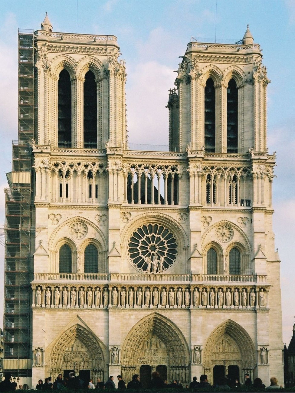 Paris-notre-dame-facade.jpg